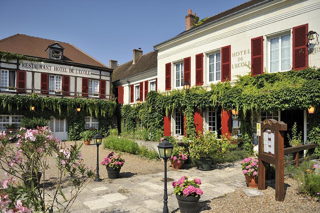 Logis Hotel Auberge De L'Ecole 퐁르보이 외부 사진