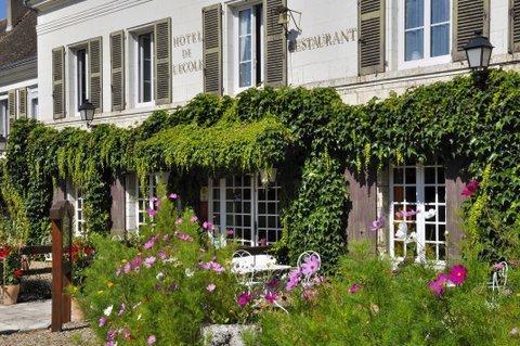 Logis Hotel Auberge De L'Ecole 퐁르보이 외부 사진