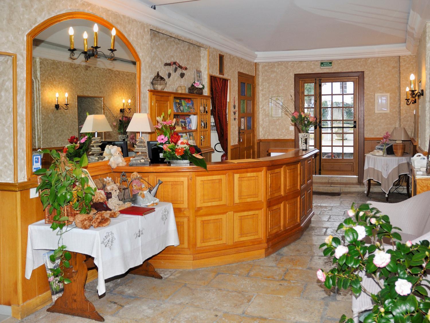 Logis Hotel Auberge De L'Ecole 퐁르보이 외부 사진