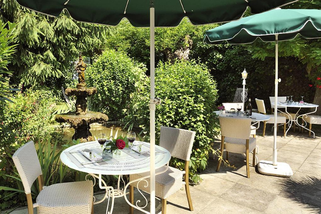 Logis Hotel Auberge De L'Ecole 퐁르보이 외부 사진
