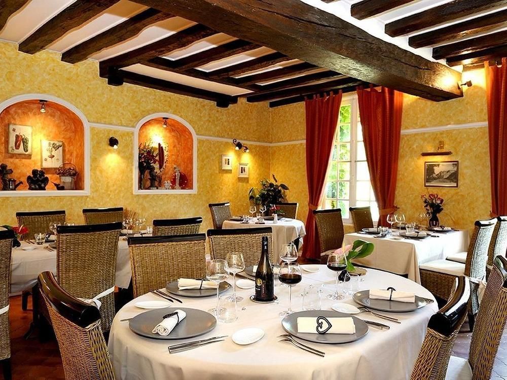 Logis Hotel Auberge De L'Ecole 퐁르보이 외부 사진