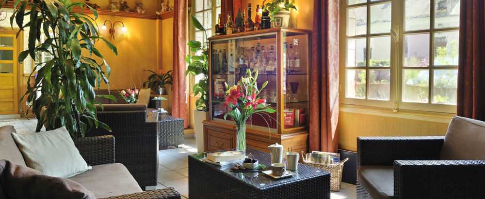 Logis Hotel Auberge De L'Ecole 퐁르보이 외부 사진